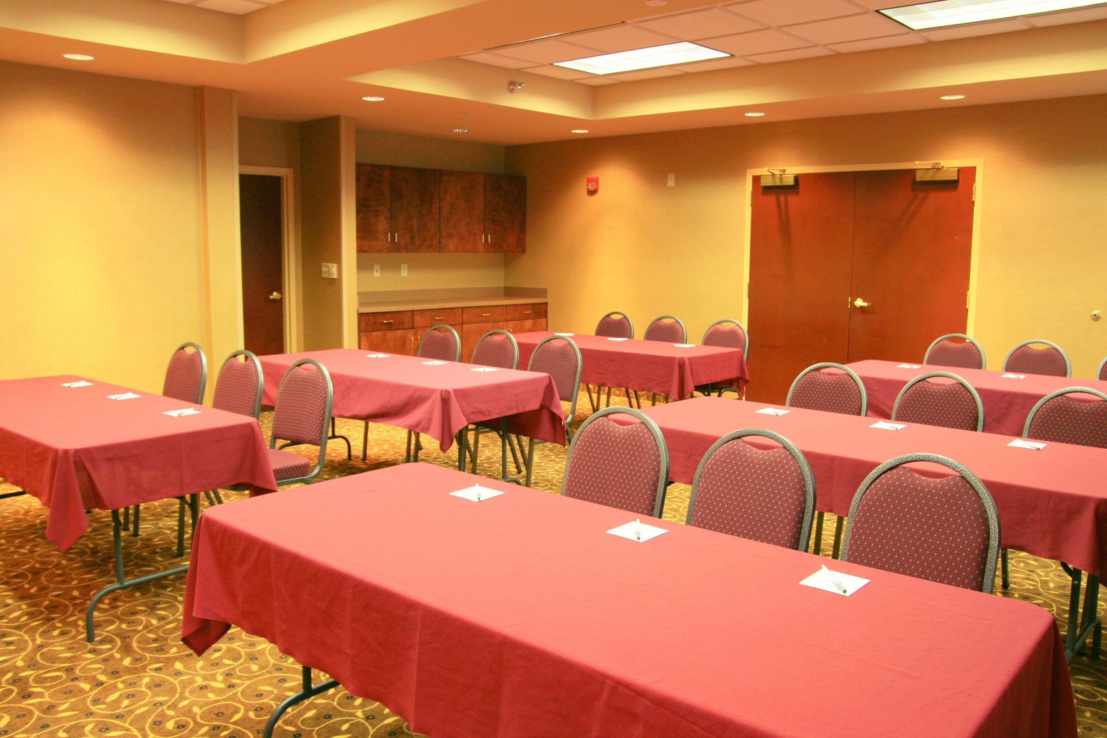 Hampton Greensboro East / Hotel